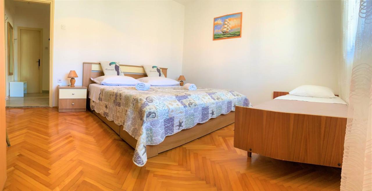 Roko Apartment House Primošten Esterno foto
