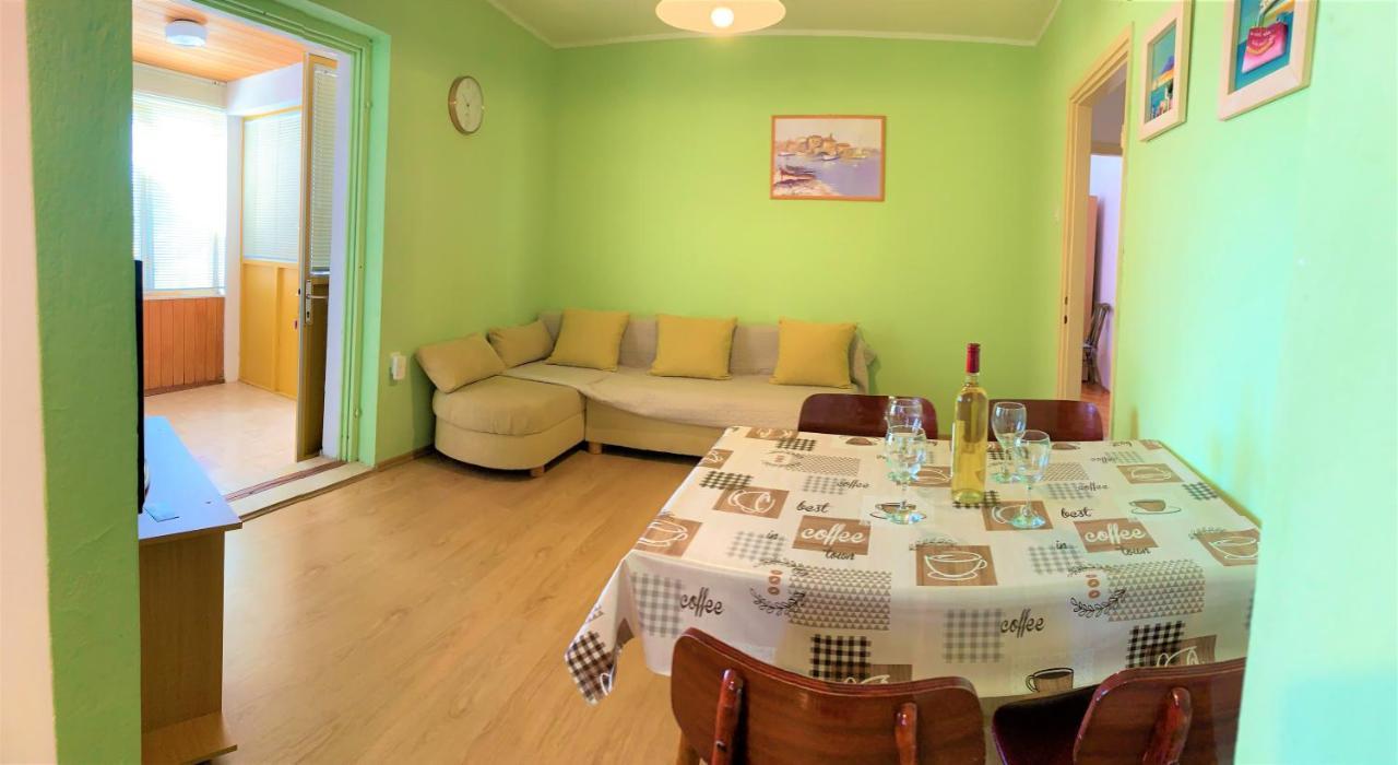Roko Apartment House Primošten Esterno foto