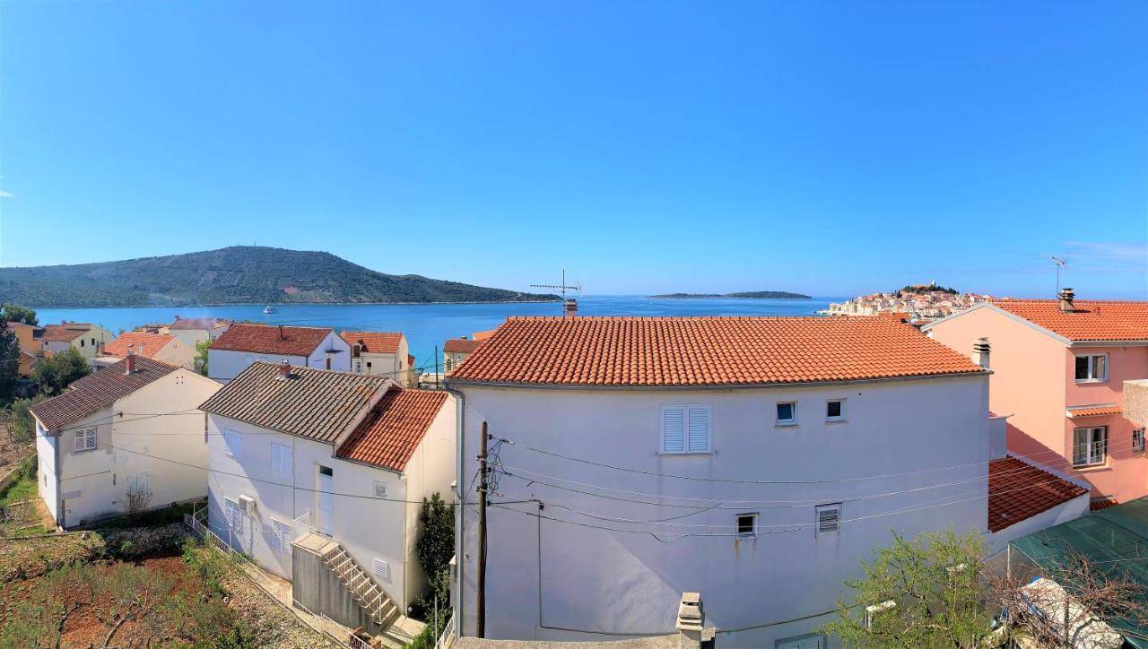 Roko Apartment House Primošten Esterno foto