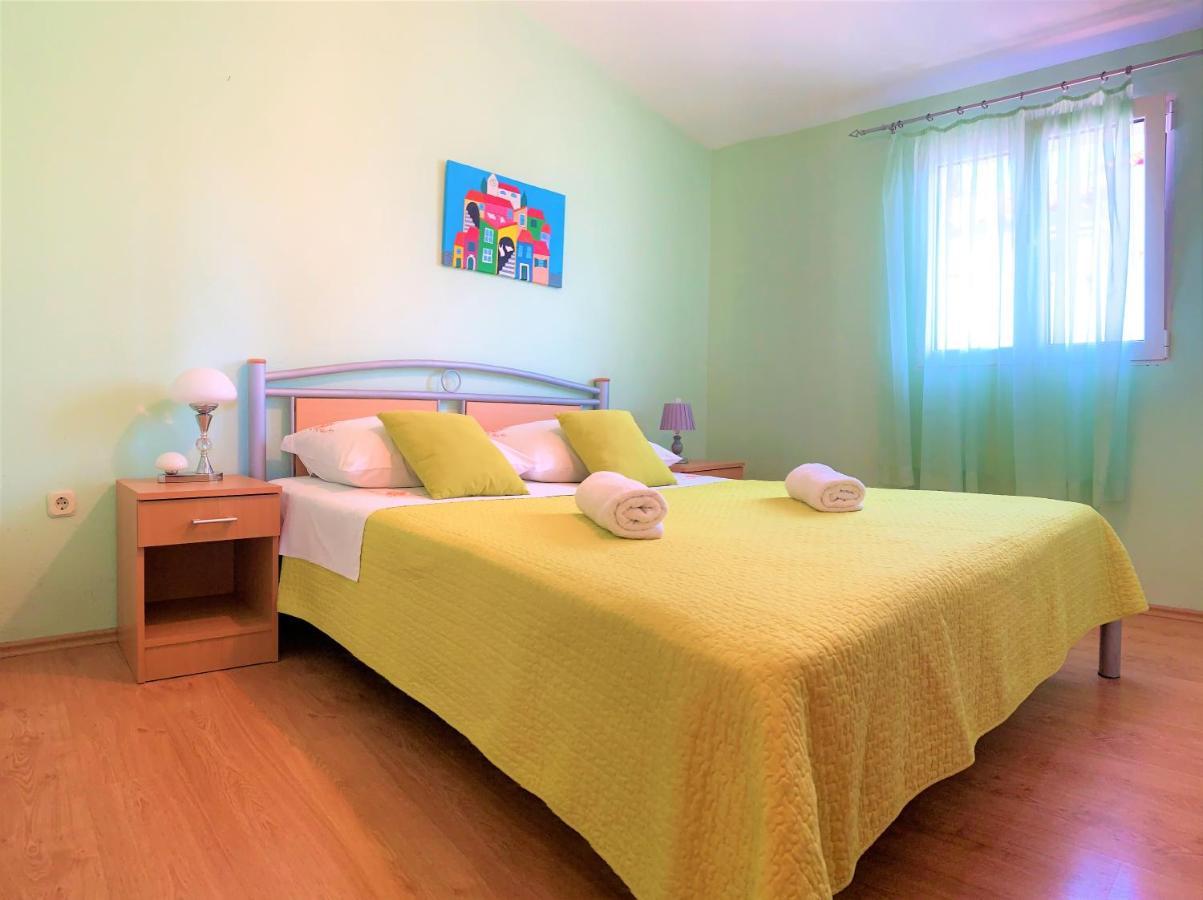 Roko Apartment House Primošten Esterno foto