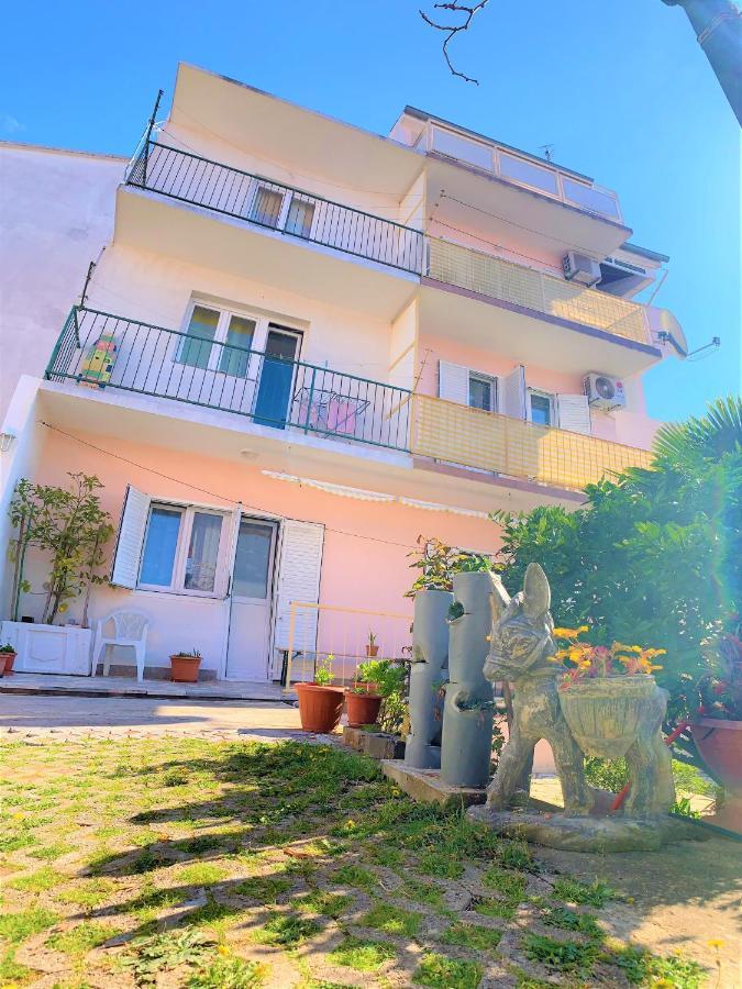 Roko Apartment House Primošten Esterno foto