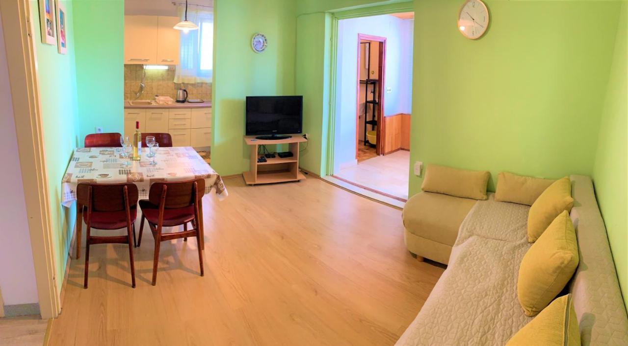 Roko Apartment House Primošten Esterno foto