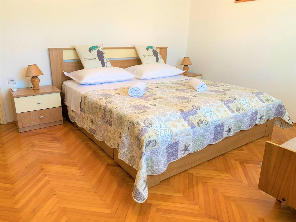 Roko Apartment House Primošten Esterno foto