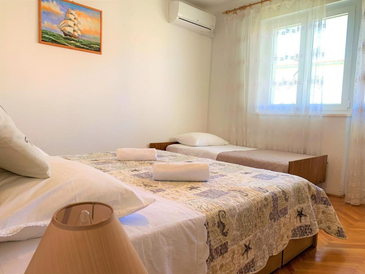 Roko Apartment House Primošten Esterno foto