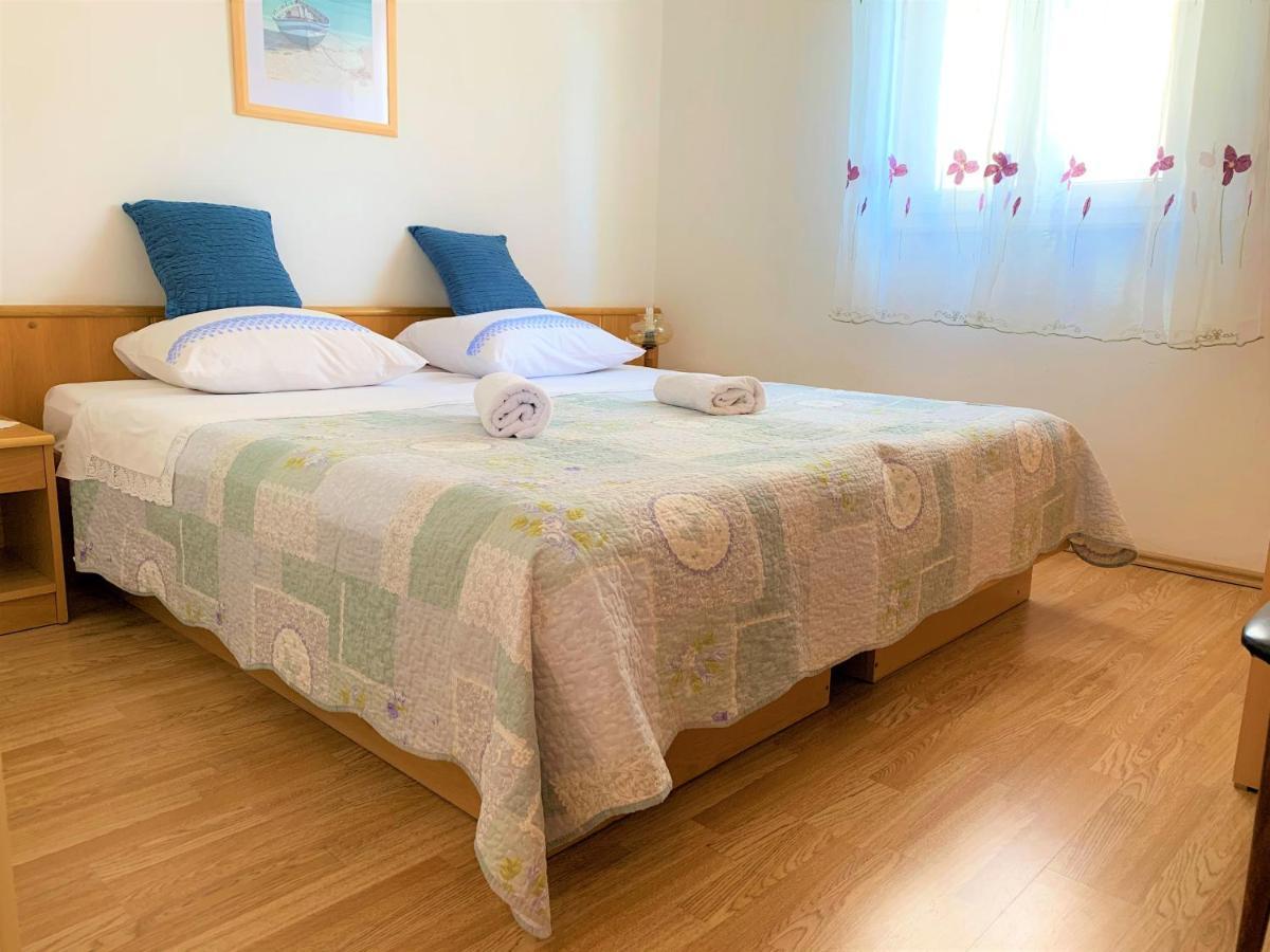 Roko Apartment House Primošten Esterno foto