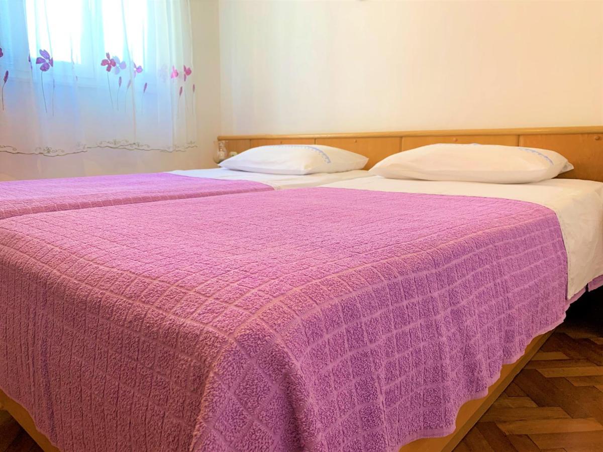 Roko Apartment House Primošten Esterno foto
