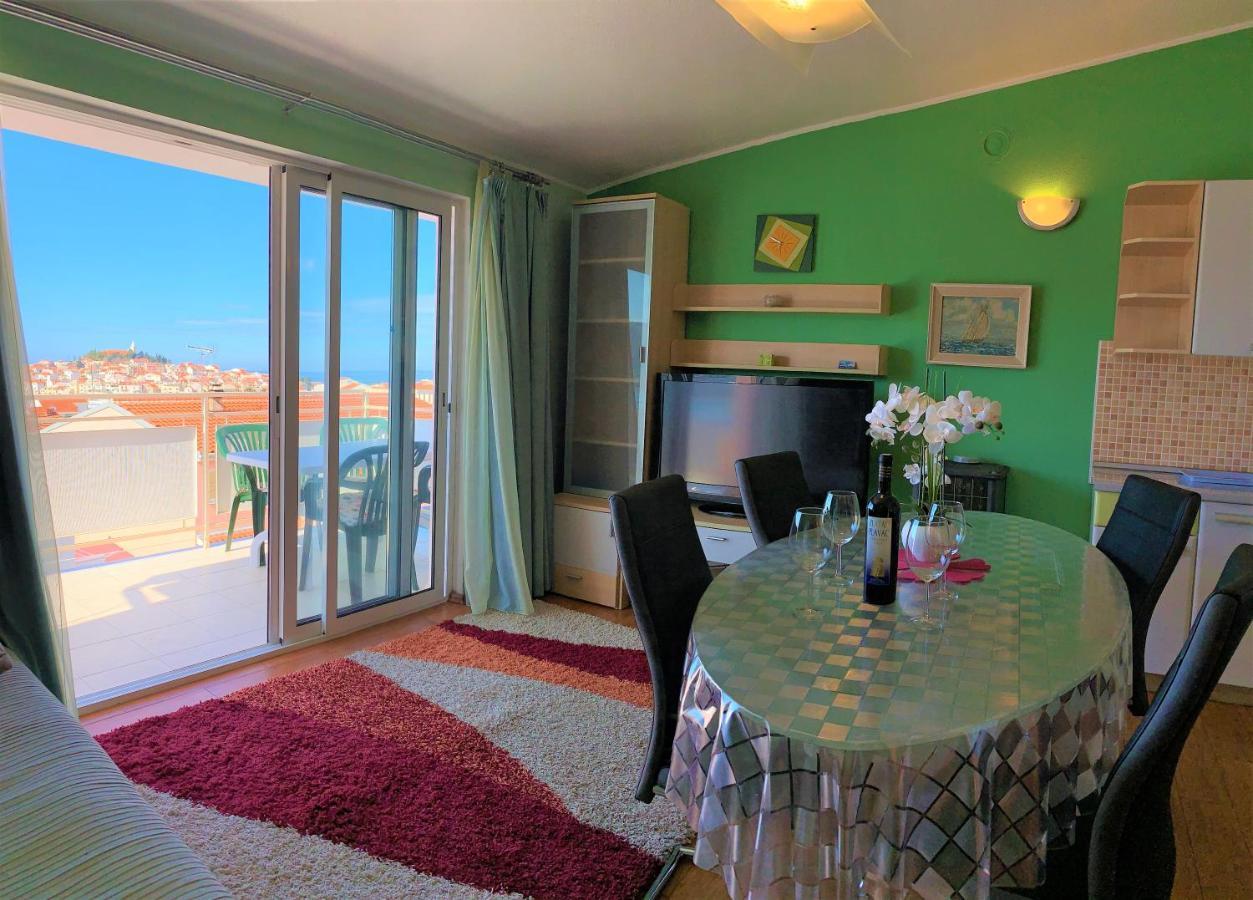 Roko Apartment House Primošten Esterno foto