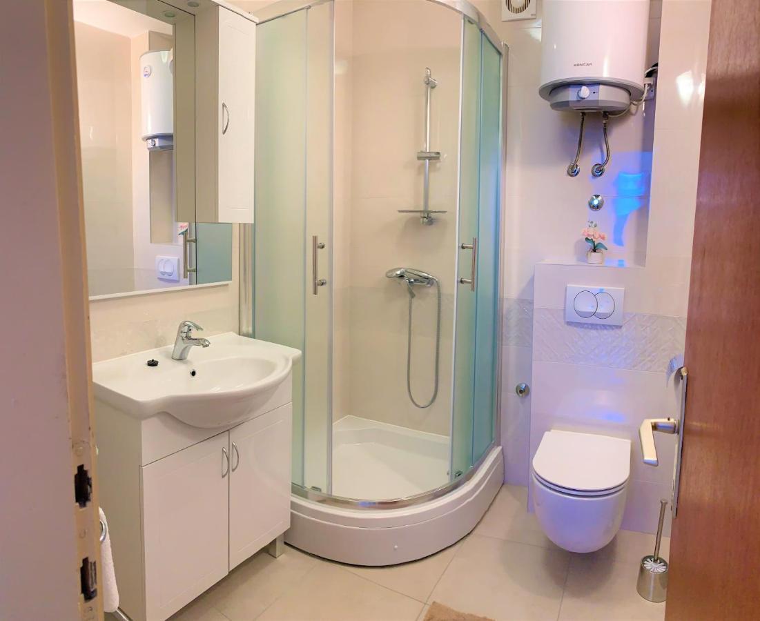 Roko Apartment House Primošten Esterno foto