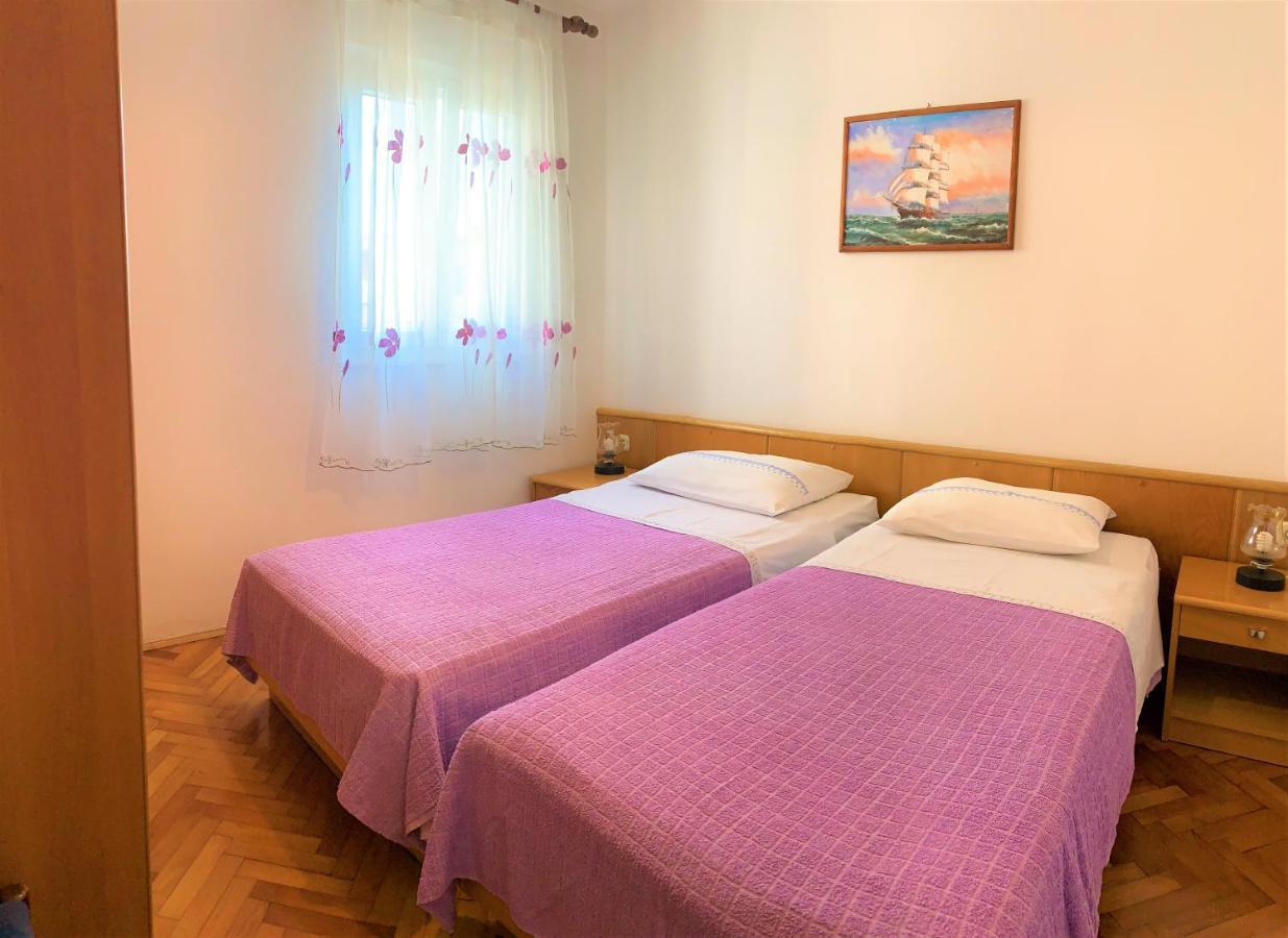 Roko Apartment House Primošten Esterno foto