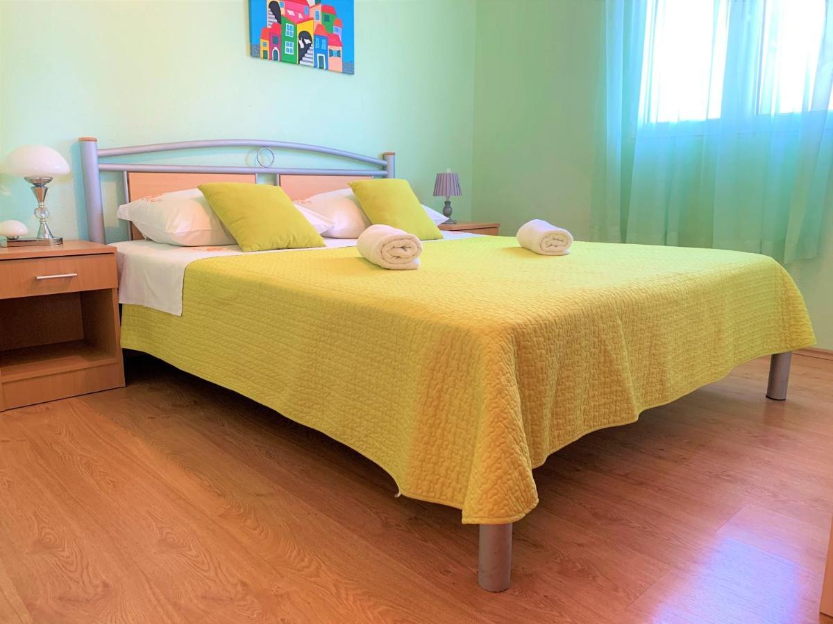 Roko Apartment House Primošten Esterno foto