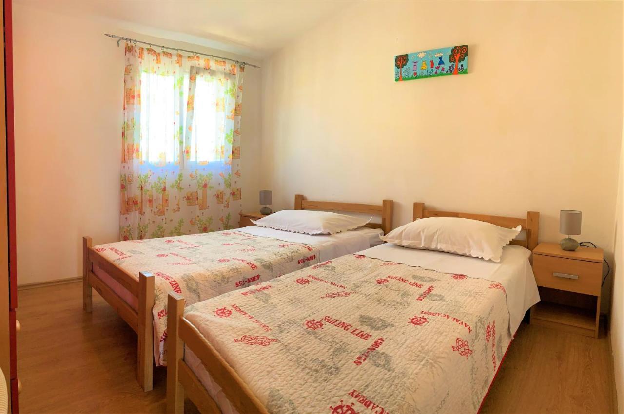 Roko Apartment House Primošten Esterno foto