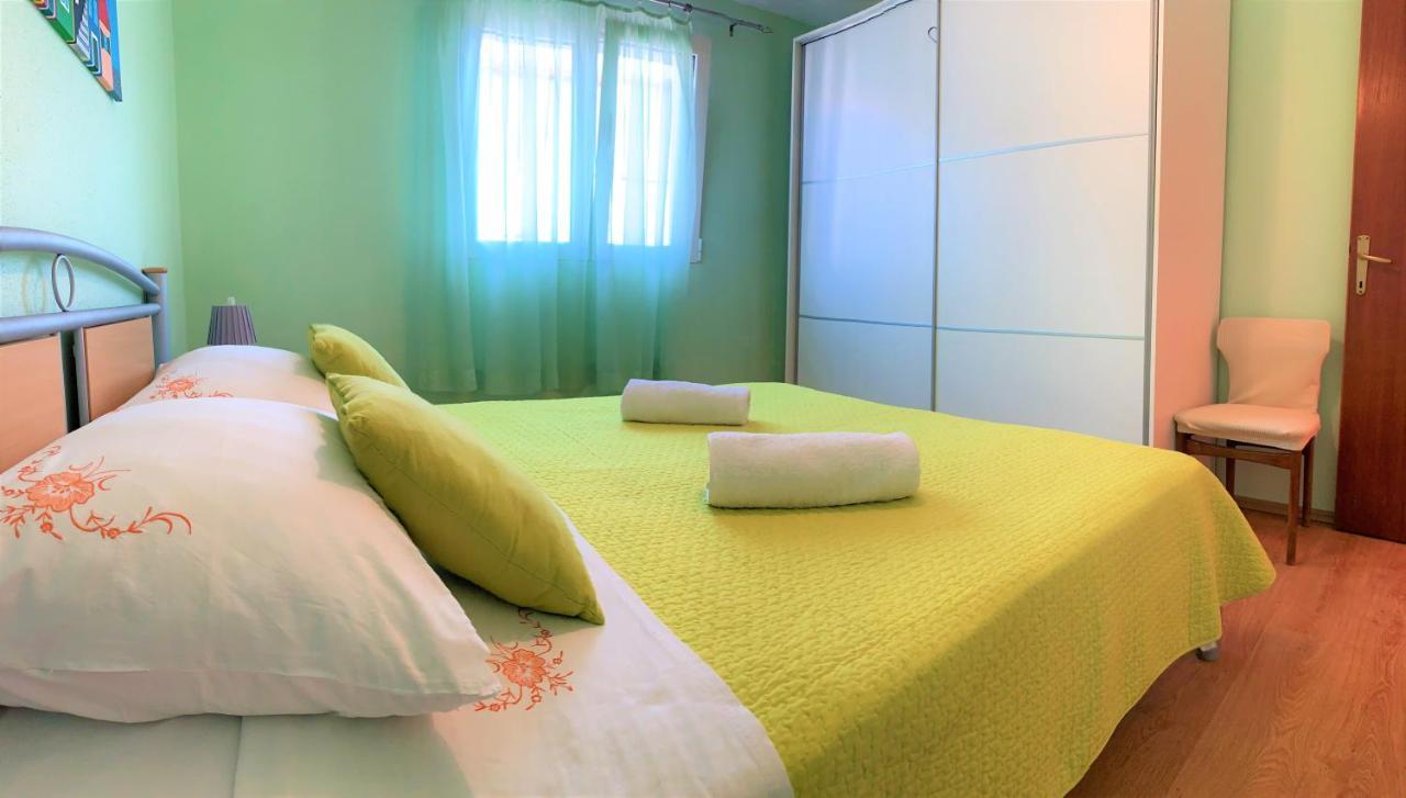 Roko Apartment House Primošten Esterno foto